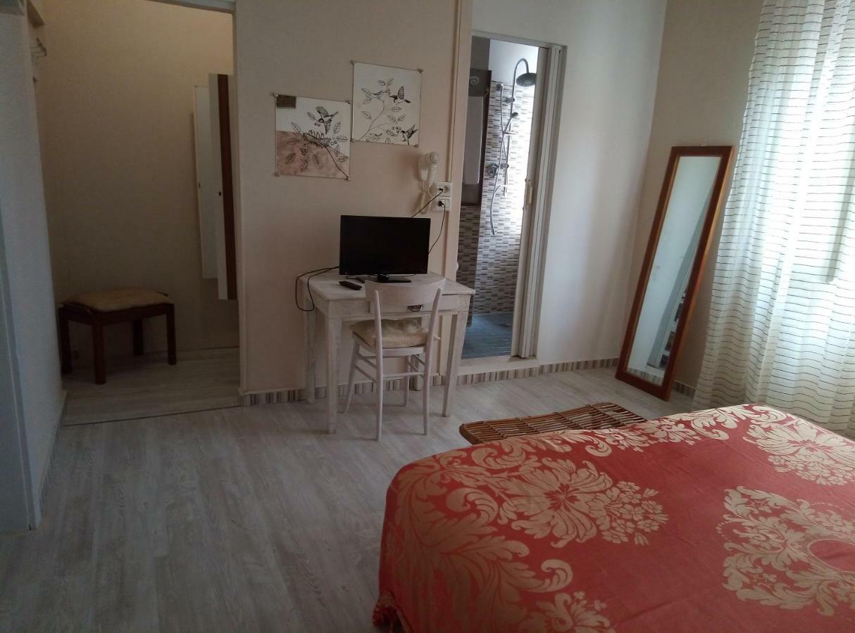 La Villa Bellaria-Igea Marina Exteriör bild